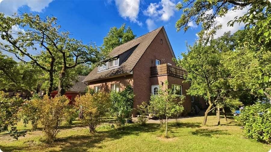 Immobilie in Nienhagen - Nienhagen Papenhorst - noch im Frühjahr einziehen - 3-Familienhaus - Doppelgarage und Garten - Bild 1