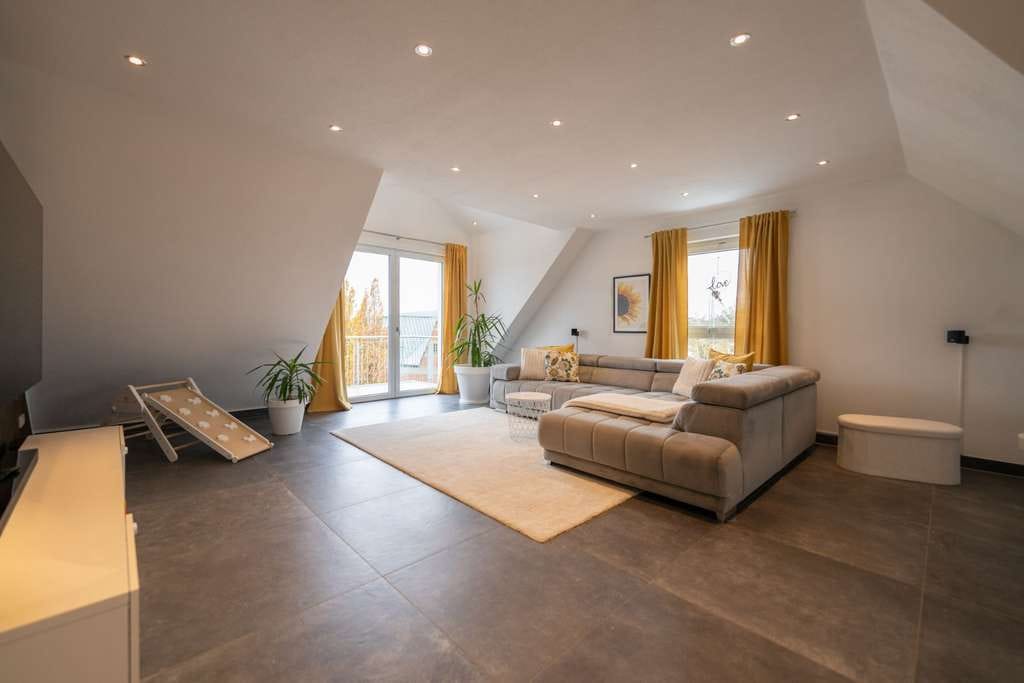 Immobilie in Hallstadt - Hochwertiges Wohnen über den Dächern von Hallstadt – 178 m² Wohnkomfort auf einer Ebene - Bild 1