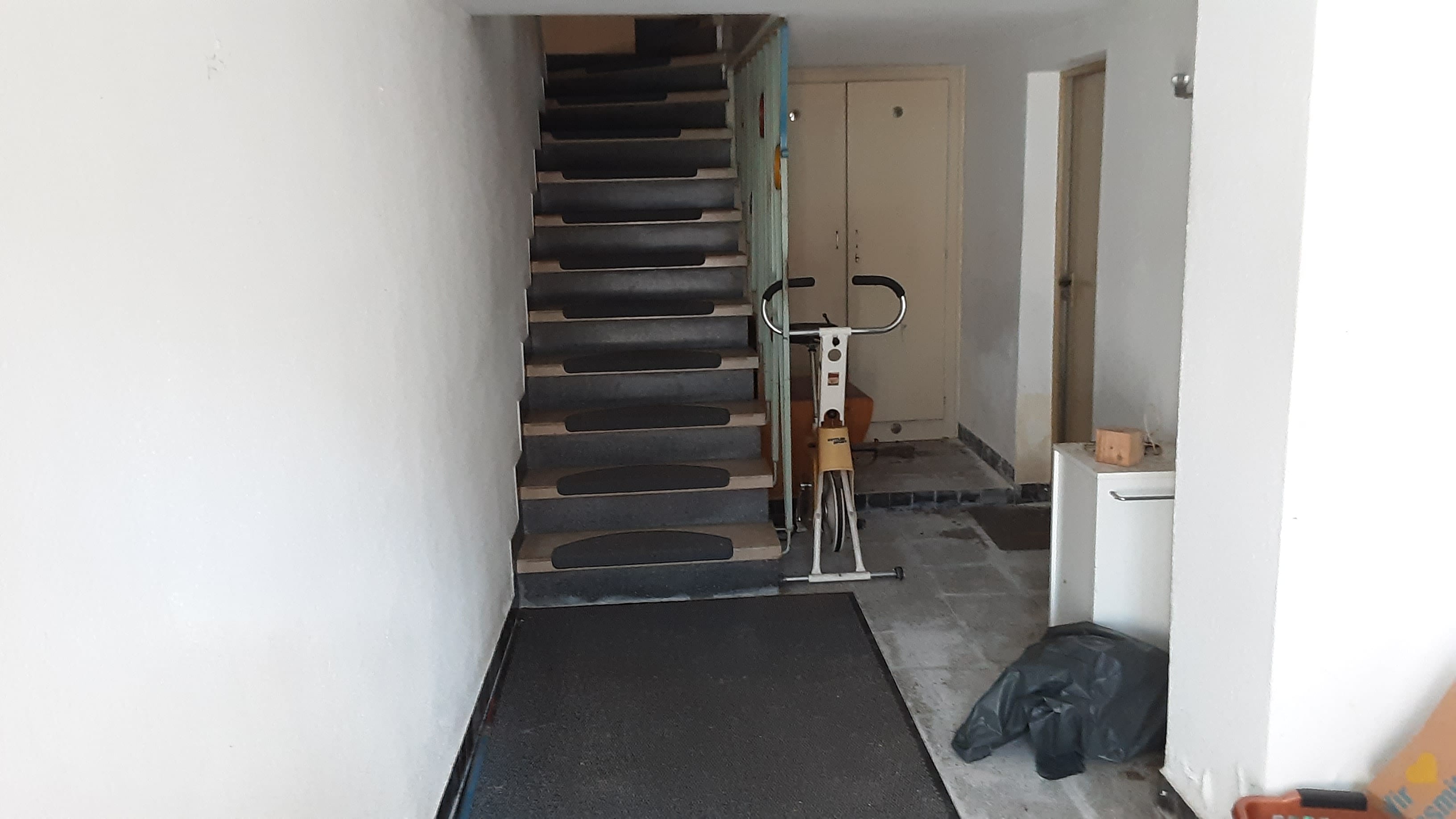 Immobilie in Gechingen - Landhaus- Family House, LIFE & START UP & BUSINESS - junges Wohnen, Garten, 2 GA u. 1-3 PKW-StPl. - Bild 2