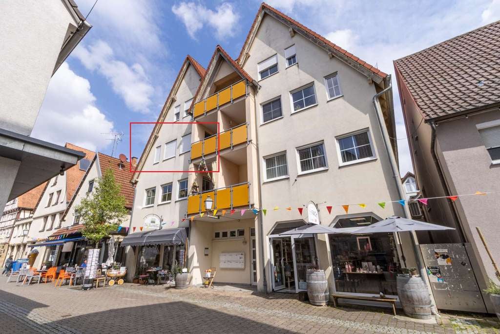 Immobilie in Schwaigern - Renovierte 3,5-Zi.-Whg mit Balkon & TG-Stellplatz im Herzen Schwaigerns - 200 m zum Bahnhof - Bild 1