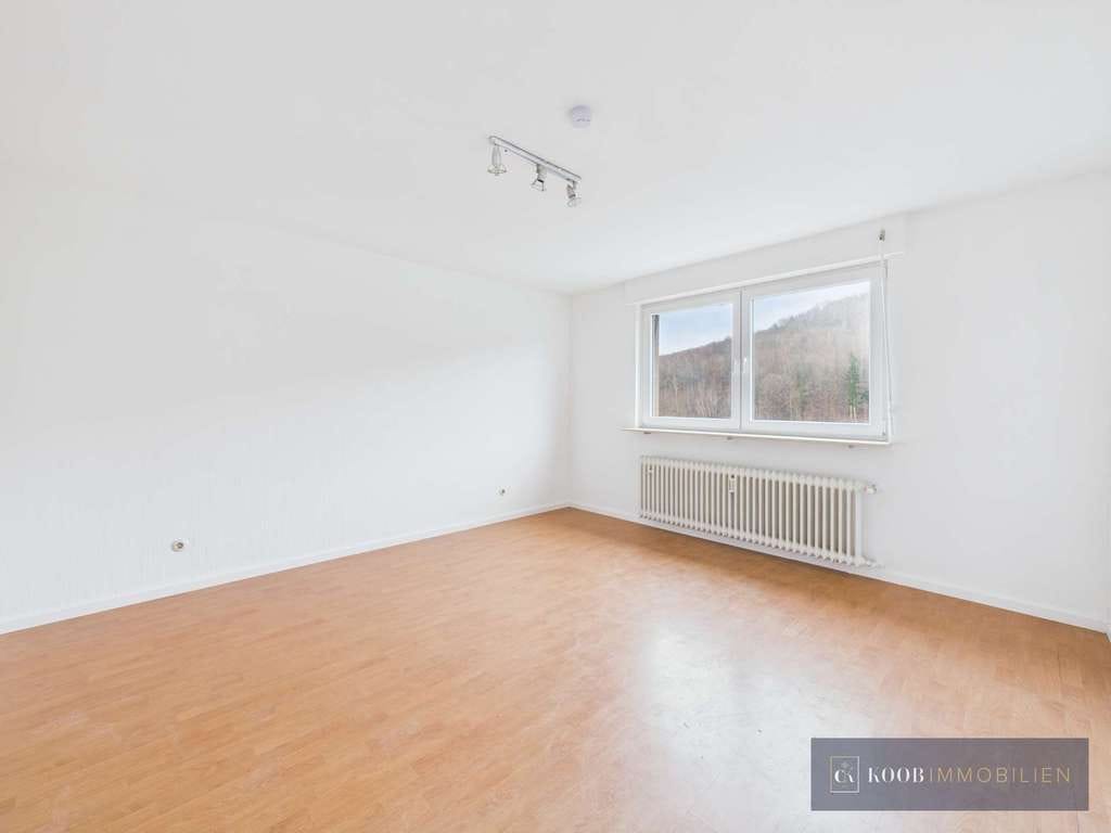 Immobilie in Saarbrücken - Großzügiges Wohnhaus mit viel Platz, Terrasse & Hinterhaus - Bild 4