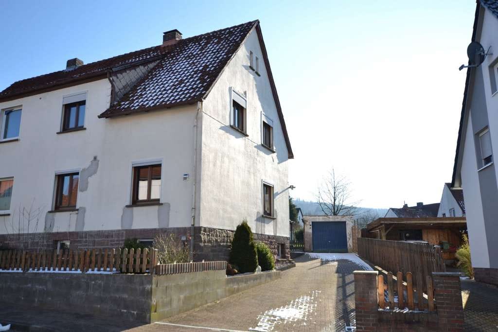 Immobilie in Eschershausen - Doppelhaushälfte in 37632 Eschershausen - Bild 0