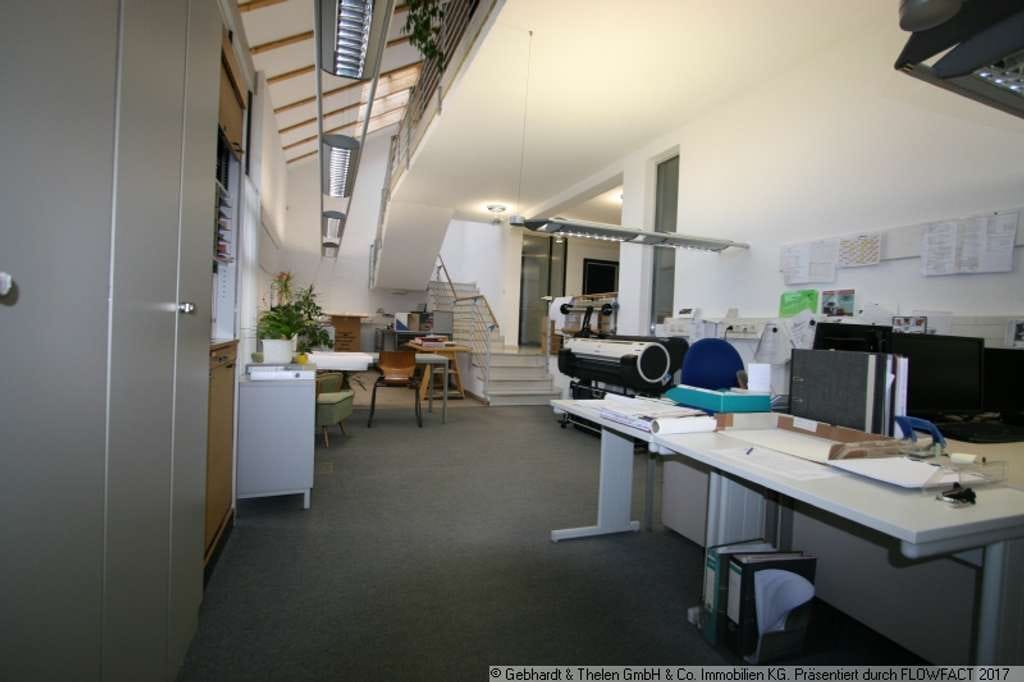 Immobilie in Grabfeld - Vielseitiges Haus mit Potenzial in ruhiger Lage von Jüchsen - Bild 3