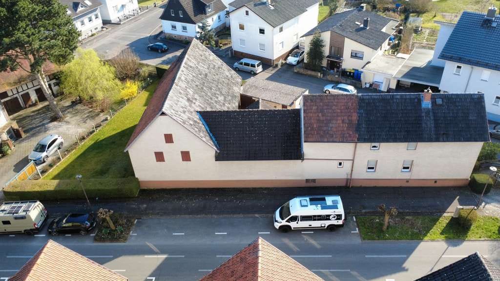 Immobilie in Fernwald - Einfamilienhaus mit großzügigem Grundstück, Hof und Scheune in Fernwald-Steinbach - Bild 4