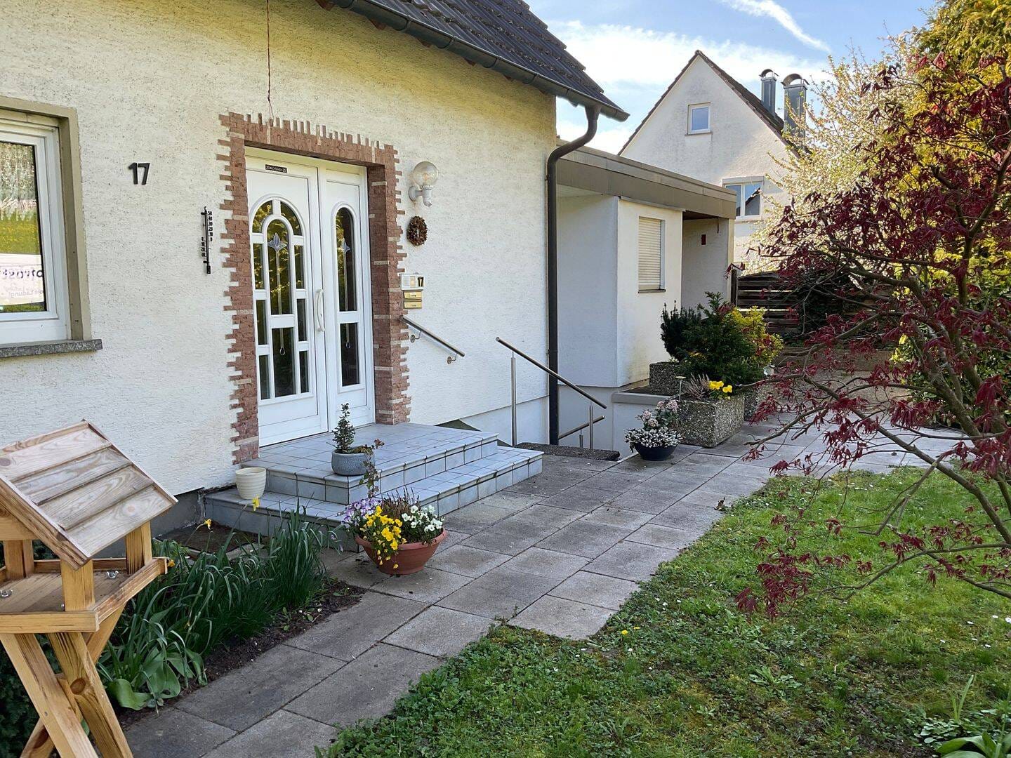Immobilie in Schliengen - Provisionsfrei - Großzügiges Wohnhaus mit Entwicklungsspielraum, großem Grundstück und vielseitiger Nutzung - Bild 4