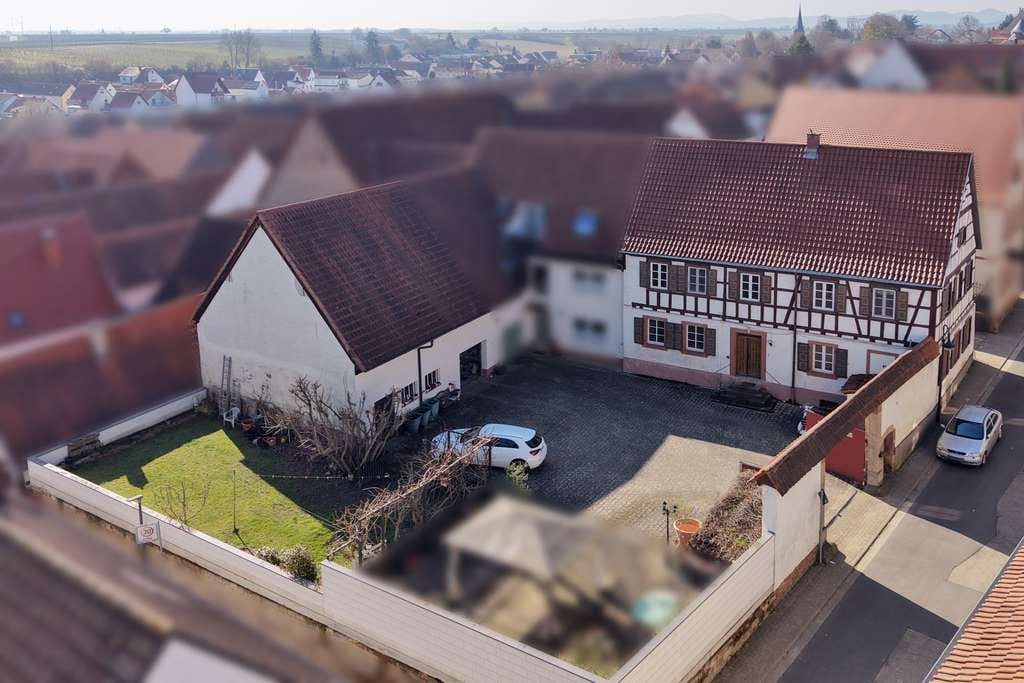 Immobilie in Insheim - Traditionelles spätbarockes Fachwerkhaus unter Denkmalschutz – flexibel für Ihr Leben - Bild 0