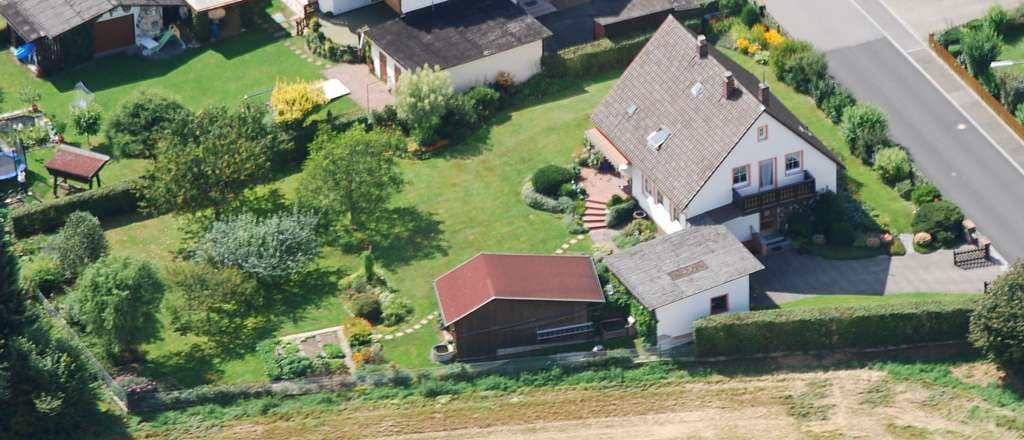 Immobilie in Reuth b.Erbendorf - Charmantes Einfamilienhaus mit traumhaftem Garten und großzügigem Grundstück - Bild 4