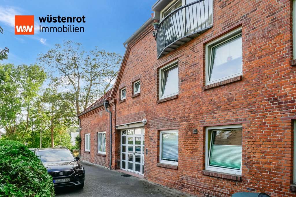 Immobilie in Kiel - Modernisiertes Altbau-MFH direkt am Nord-Ostsee-Kanal in Kiel Holtenau - Bild 0