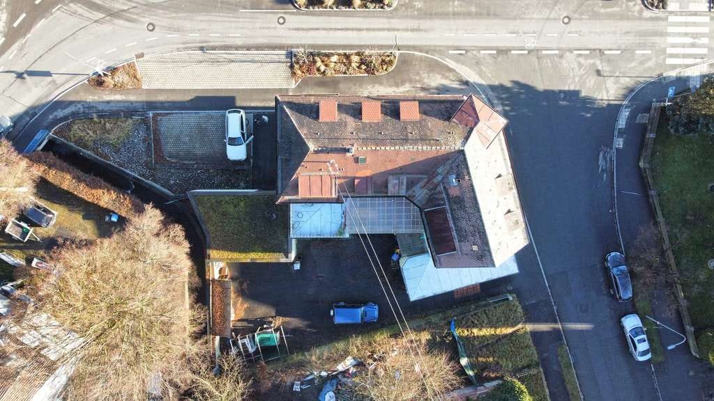 Immobilie in Aulendorf - Wohn- und Geschäftshaus mit Gewerbe im EG und zwei großzügigen Wohnungen in Bahnhofsnähe - Bild 2
