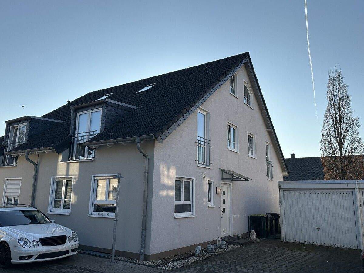 Immobilie in Bad Lippspringe - Moderne DHH · sehr gepflegt · werthaltig · zurzeit vermietet · ruhige Lage am Thunebach! - Bild 0