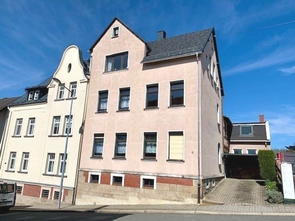 Immobilie in Lengenfeld - Schönes kl. Stadthaus mit viel Platz ! - Bild 0