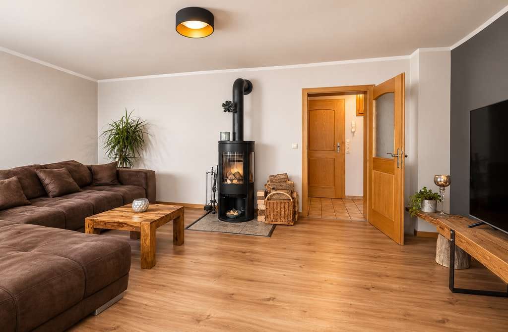 Immobilie in Moosinning - Familienwohnung mit außergewöhnlichem Platzangebot und vielseitigem Hobbybereich - Bild 2