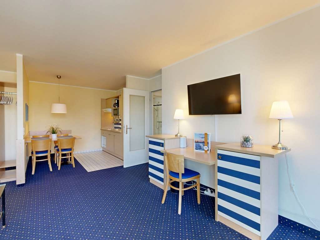 Immobilie in Zingst - Ferienapartment mit seitlichem Meerblick - Urlaub direkt am Ostseestrand - Bild 4