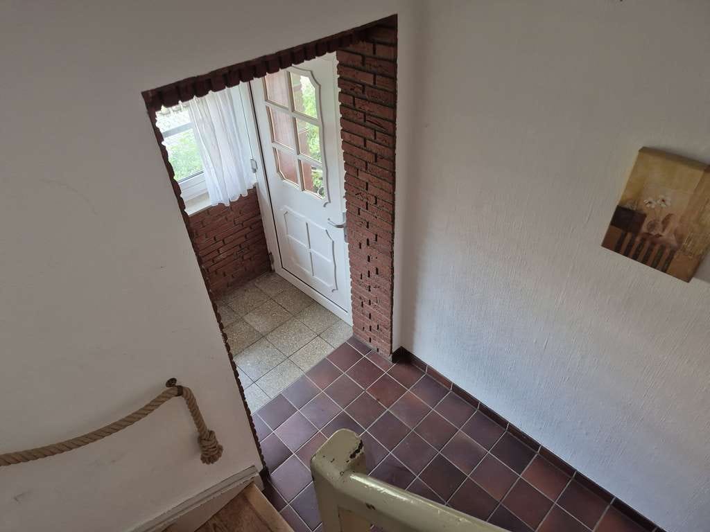 Immobilie in Rinteln - Ansprechendes Dreifamilienhaus mit acht Zimmern in 31737, Rinteln - Bild 2