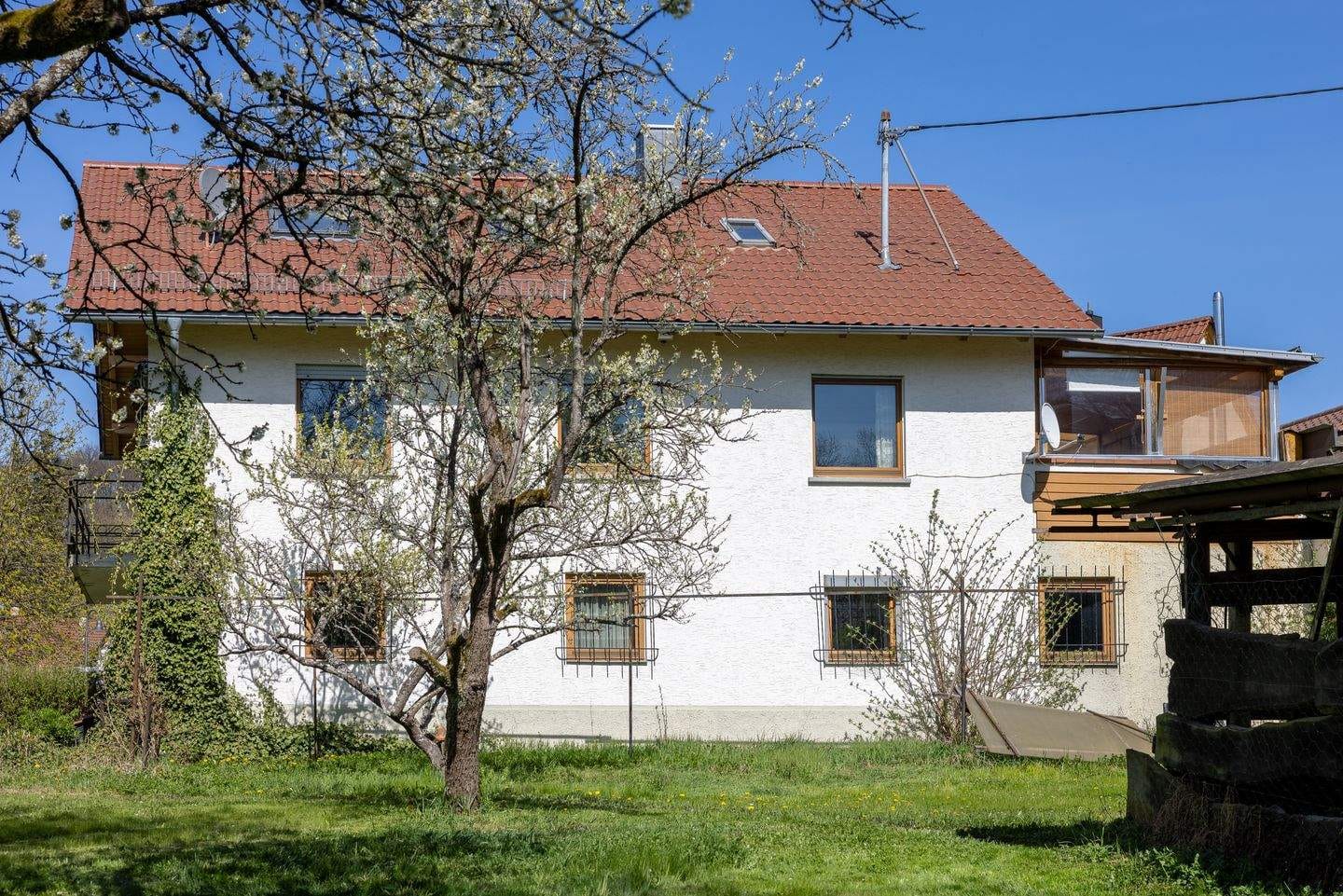Immobilie in Untergruppenbach - Freistehendes 1-2-FH mit großem Garten & Garage - Sanierungsobjekt mit Entwicklungspotential. - Bild 3