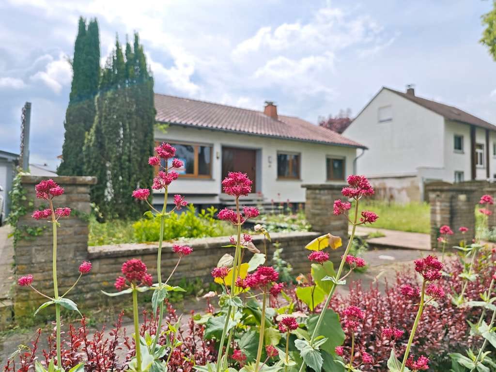 Immobilie in Gensingen - Renovierungsbedürftiger Bungalow in Gensingen 
Gute Basis zum TOP-Preis - Bild 0