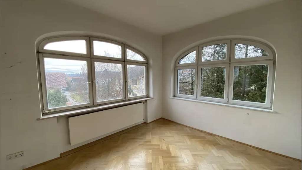 Immobilie in Kirchanschöring - PROVISIONSFREI: Traumhafte Villa mit einstöckigem Anbau in Bestlage von 83417 Kirchanschöring - Bild 3
