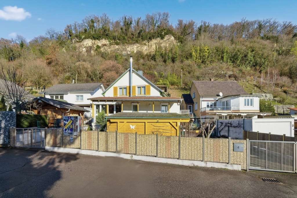 Immobilie in Grenzach-Wyhlen - Wo Familie, Natur und Lebensfreude zusammenfinden – besonderes Zuhause mit 1.231 m² Grundstück - Bild 0
