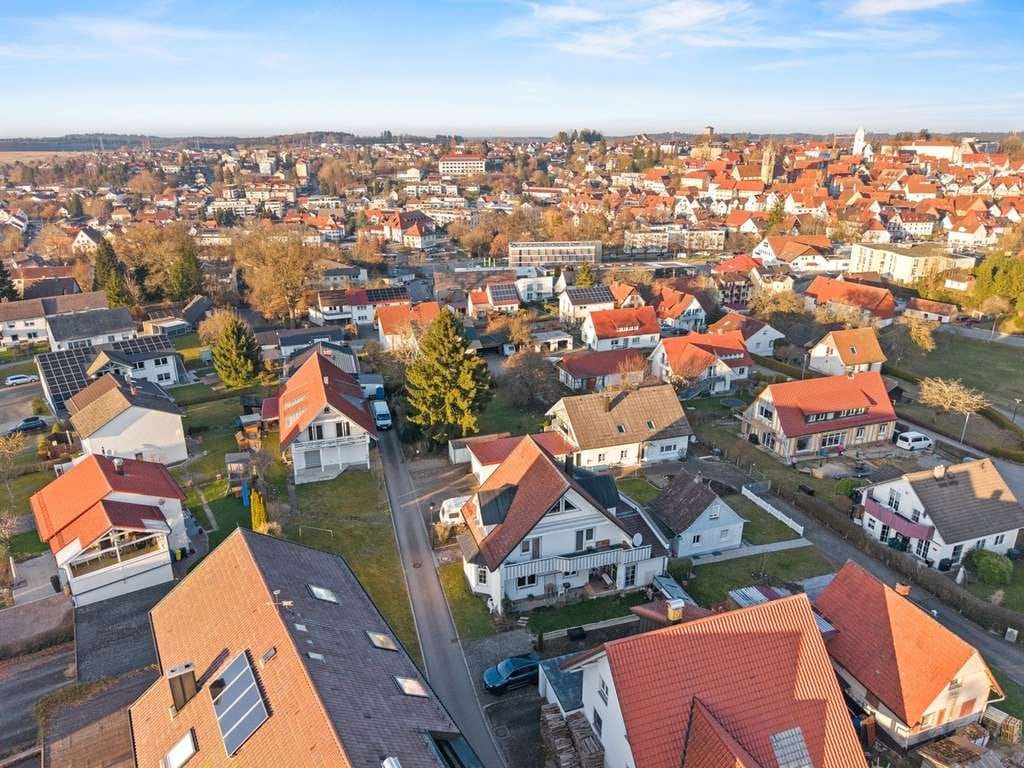 Immobilie in Pfullendorf - Gepflegtes Dreifamilienhaus
in ruhiger Wohnlage - komplett vermietet - Bild 3