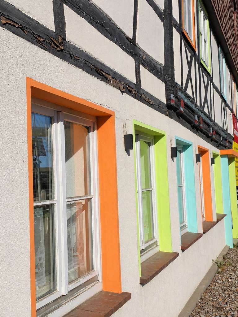 Immobilie in Halle - Großes Fachwerk-Anwesen für Wohnen und Gewerbe in Halle (Landkreis Holzminden) - Bild 2