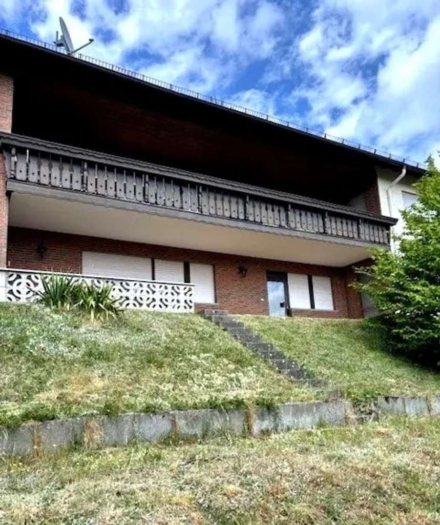 Immobilie in Rothenbuch - Großzügiges Einfamilienhaus mit Einliegerwohnung in sonniger, ruhiger Lage mit herrlicher Aussicht  - Bild 2