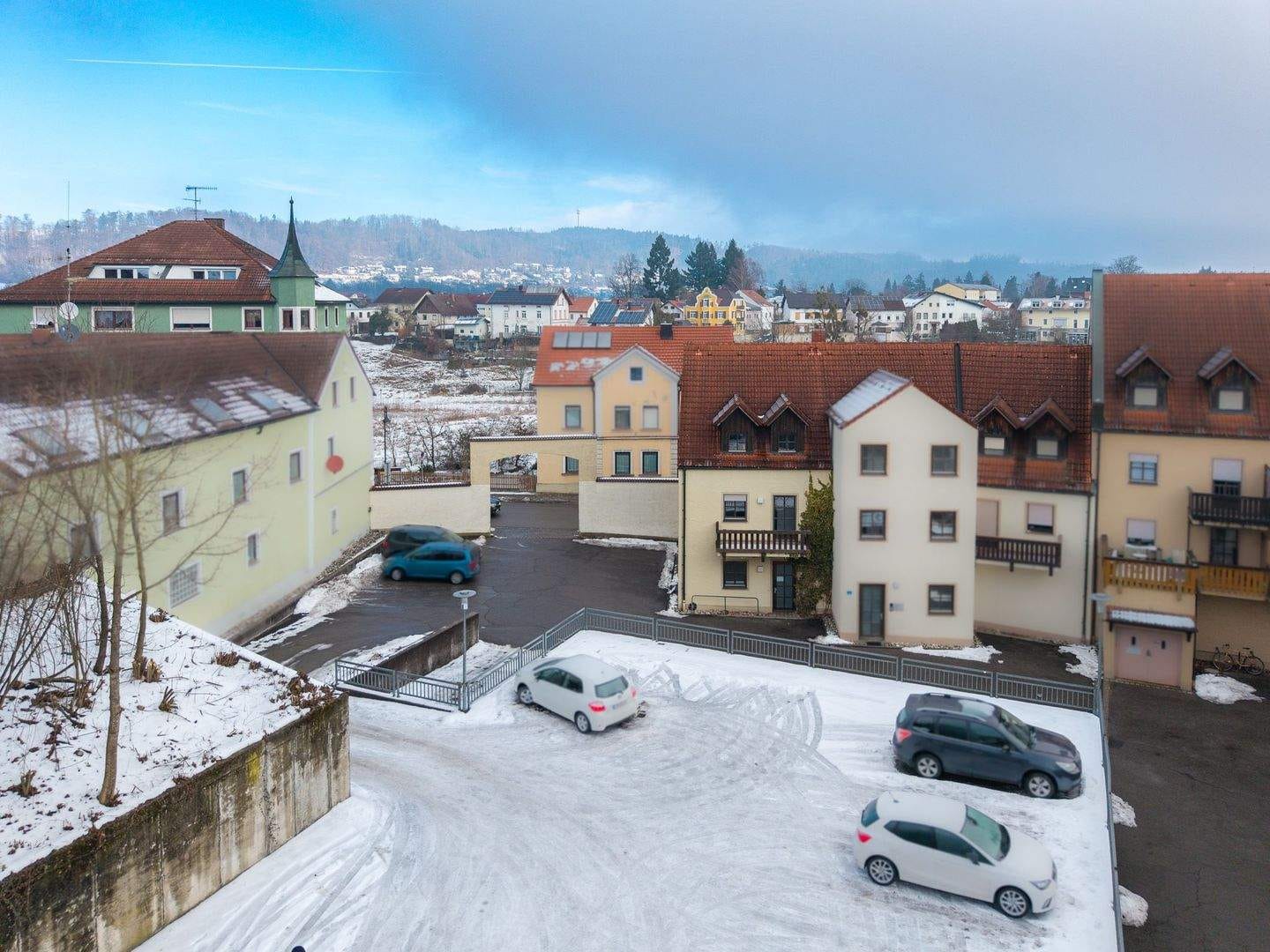 Immobilie in Simbach - Mehrfamilienhaus mit 3 Einheiten | 1x vermietet, 2x genehmigter Umbau | Zentrale Lage - Bild 4