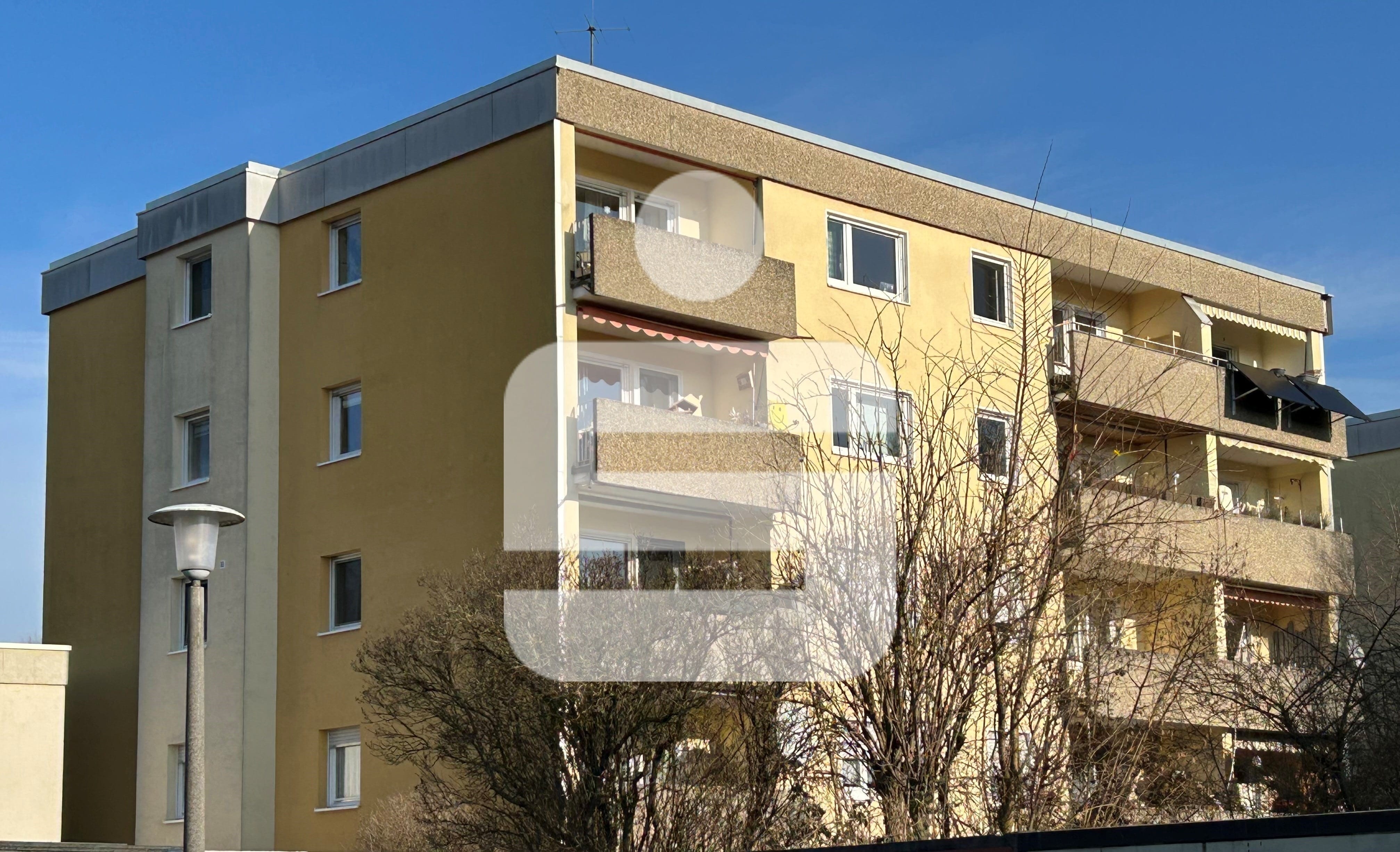 Immobilie in Uttenreuth - Große bezugsfreie Wohnung mit Garage und Carport...4-Zimmer-ETW in Uttenreuth - Bild 0
