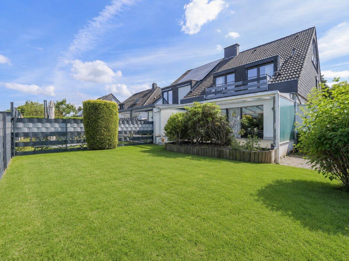 Immobilie in Korschenbroich - Charmante Doppelhaushälfte mit Garten und Garage  in ruhiger, begehrter Wohnlage von Kleinenbroich - Bild 0