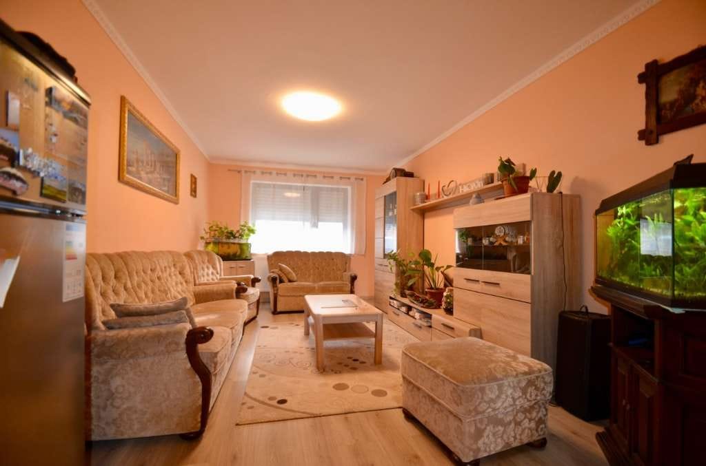 Immobilie in Wadgassen - Einfamilienhaus in Wadgassen mit großem Garten und Stellplatz - Bild 3