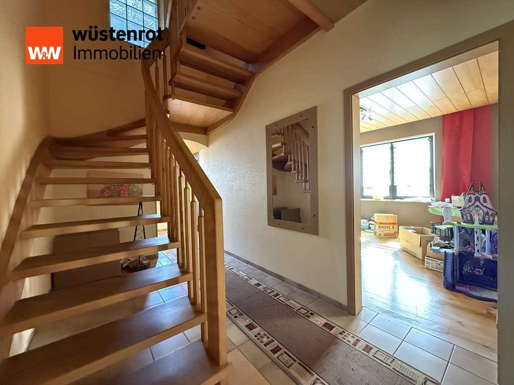 Immobilie in Ensdorf/Saar - Gepflegtes Einfamilienhaus mit Terrasse, Balkon & Ausbaupotenzial in ruhiger Lage von Ensdorf - Bild 2