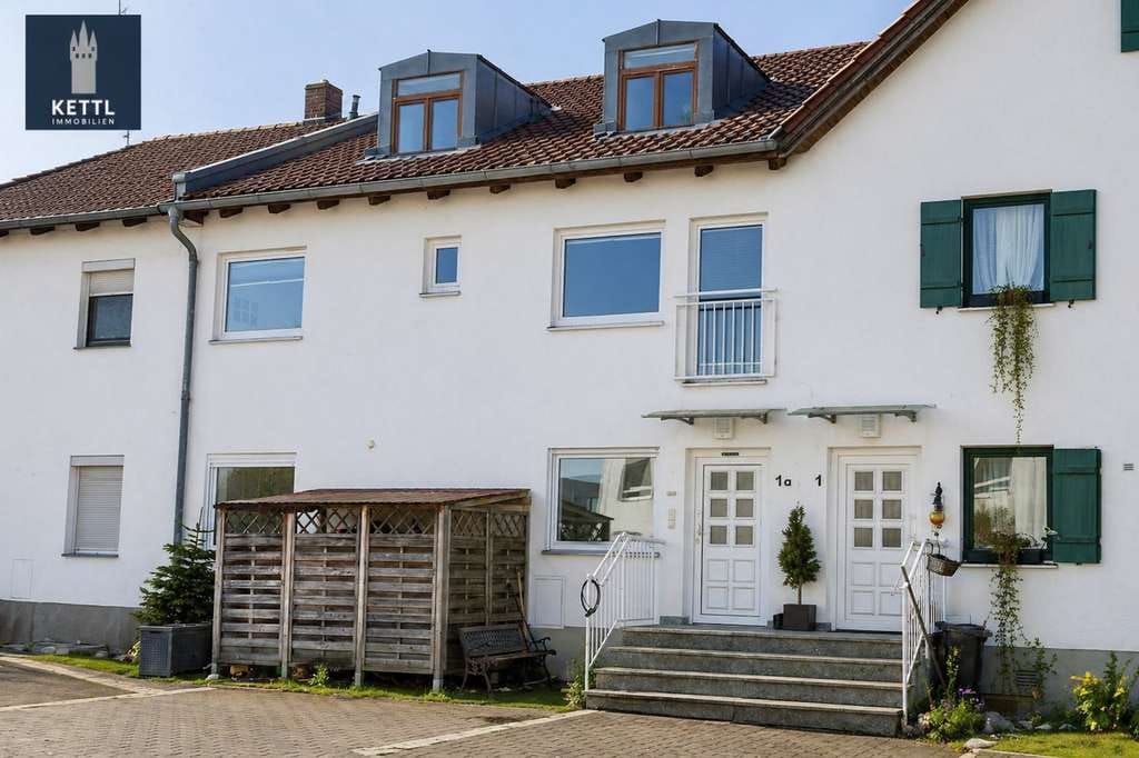 Immobilie in Straubing - Familienfreundliches 5-Zi.-Haus mit Garten & ruhiger Lage - Straubing - Bild 1