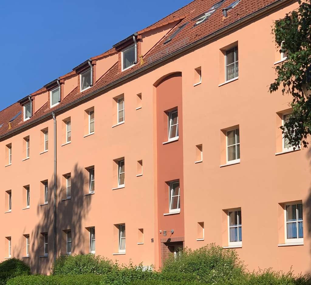 Immobilie in Lambrechtshagen - topsanierte Wohnung, 40 m², ohne Maklergebühr, im Komponistenviertel von Reutershagen zu verkaufen - Bild 1