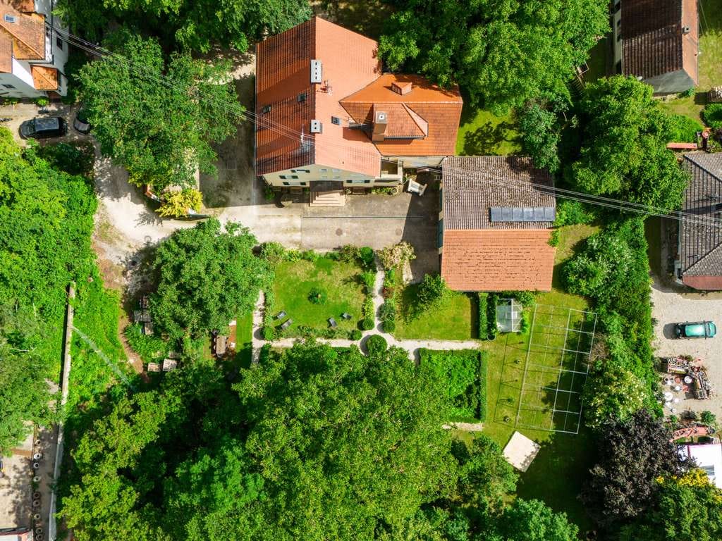 Immobilie in Röfingen - Bezauberndes Anwesen mit parkähnlichem Garten 
auf 3234 m² Grund - Bild 2