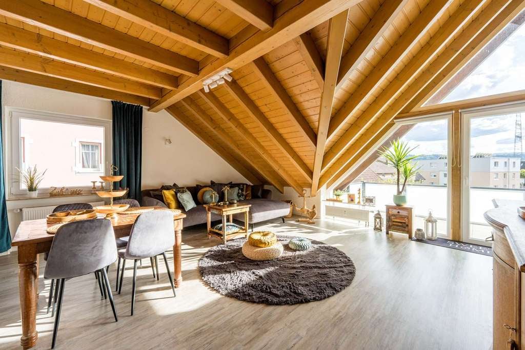 Immobilie in Laufenburg (Baden) - Klein anfangen, Groß wohnen - Charmante Dachgeschosswohnung mit Balkon & zwei Stellplätzen - Bild 0