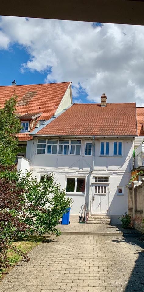 Immobilie in Bad Windsheim - Geschäftshaus mit großem Carport - Bild 0