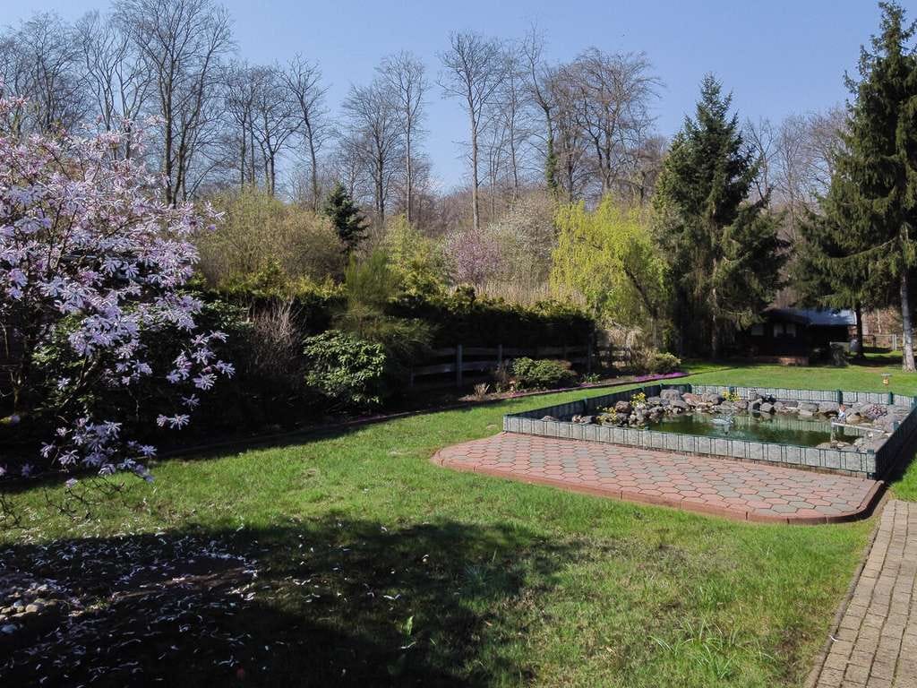 Immobilie in Kellinghusen - Idyllisches Waldidyll: Sauna, Wintergarten, riesigem Gartenparadies! - Bild 3