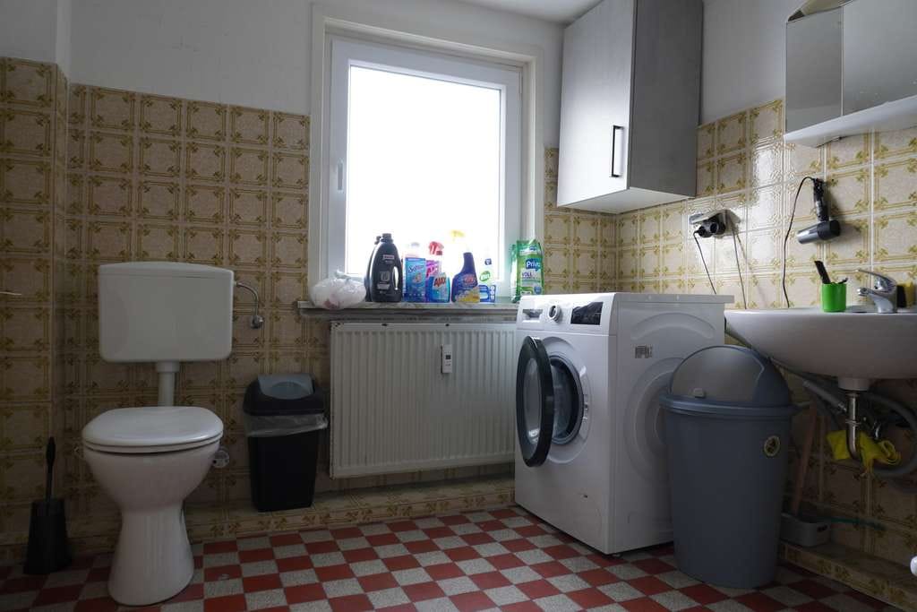 Immobilie in Salzgitter - Provisionsfrei für Käufer! Vermietete Dachgeschosswohnung mit solider Rendite in Salzgitter-Bad - Bild 1