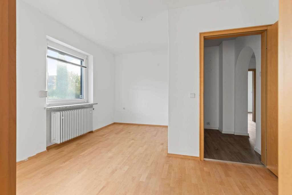 Immobilie in Affing - AMG Immobilien - Zweifamilienhaus mit viel Potenzial - Bild 1