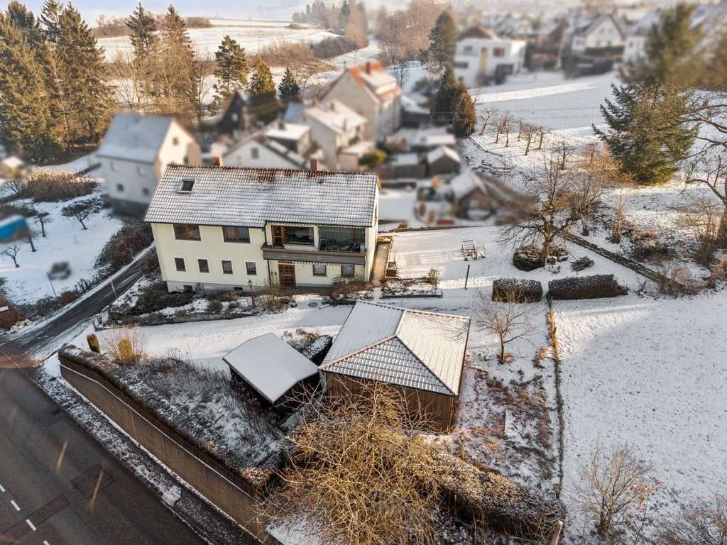 Immobilie in Waldstetten - Charmantes Einfamilienhaus mit großem Grundstück und Werkstatt in idyllischer Lage von Waldstetten - Bild 0