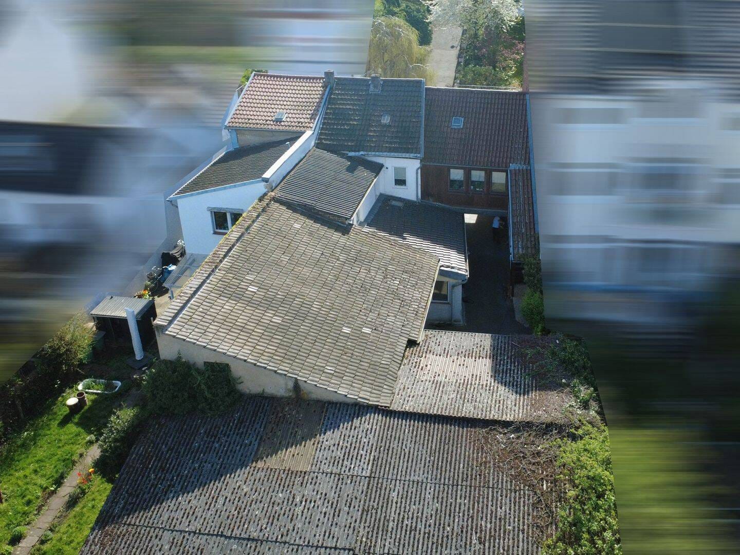 Immobilie in Bonn - Investoren aufgepasst - Abriss oder Kernsanierung mit großen Garten mitten in Bonn Endenich - Bild 0