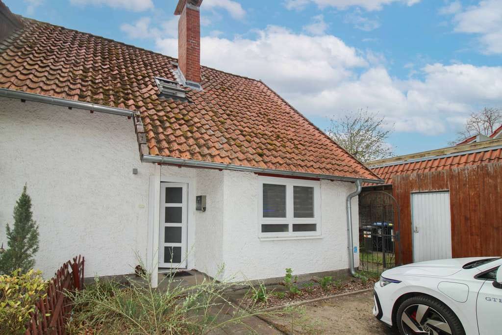Immobilie in Lachendorf - Gepflegte Doppelhaushälfte auf 415 m² Grundstück - viel mehr als nur vier Wände - Bild 0