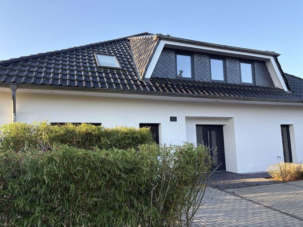 Immobilie in Jersbek - Modernes Zweifamilienhaus bei Hamburg|268m2|Bj.2016|A+|2WE - Bild 2