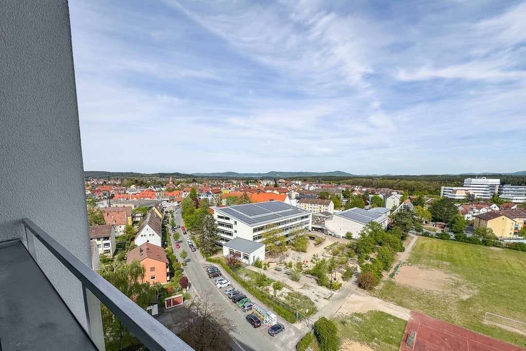 Immobilie in Lauf an der Pegnitz - Fernblick & viel Potenzial! Frei ab sofort!  - Bild 5