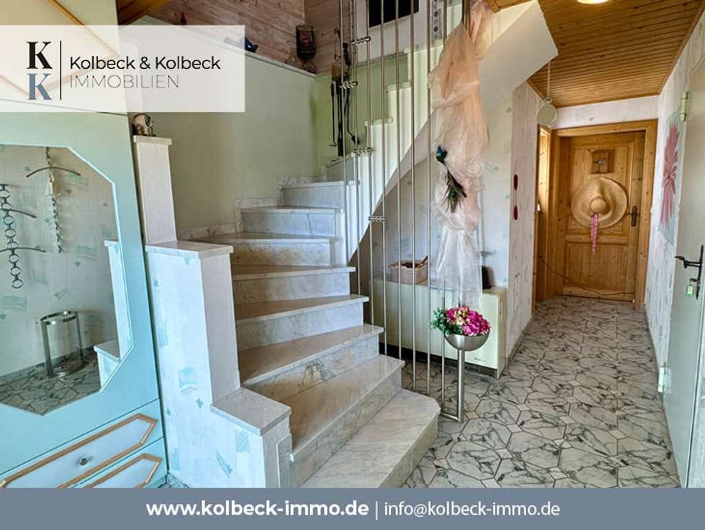 Immobilie in Viechtach - Gepflegtes Einfamilienhaus aus Holz mit traumhaftem Garten - Bild 4