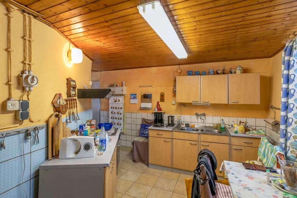 Immobilie in Wermsdorf - Einfamilienhaus mit viel Nebengelass und großem Garten - Bild 3