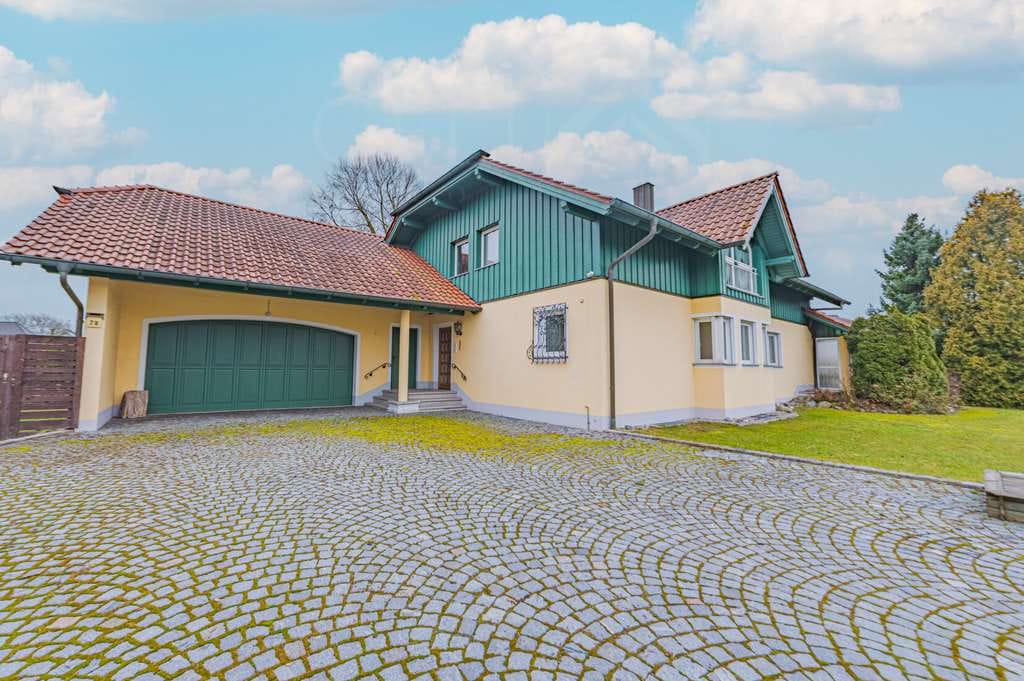 Immobilie in Künzing - Ein Haus zum Verlieben – stilvoll, großzügig, einzigartig in Künzing - Bild 0