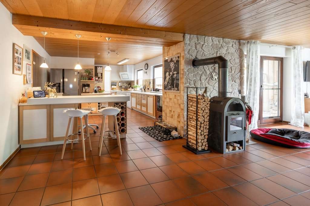 Immobilie in Kaisersbach - Haus im Haus - großzügiges Wohnen auf einer Ebene in ländlicher Idylle - Bild 3