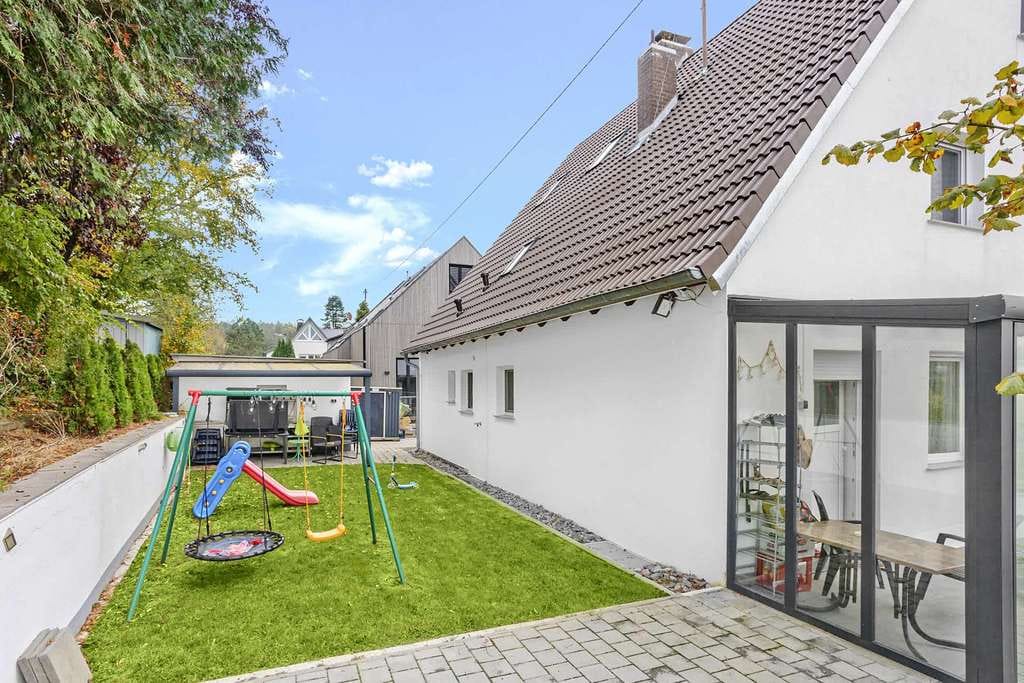 Immobilie in Diedorf - Exklusives Mehrgenerationenhaus in Diedorf – Ruhige Lage & viel Potenzial - Bild 1