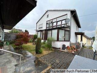 Immobilie in Eitensheim - " Hier gibt`s auch noch Platz für Oma u. Opa "   Zwei Fam. - Haus mit beheizten Wintergarten - Bild 0