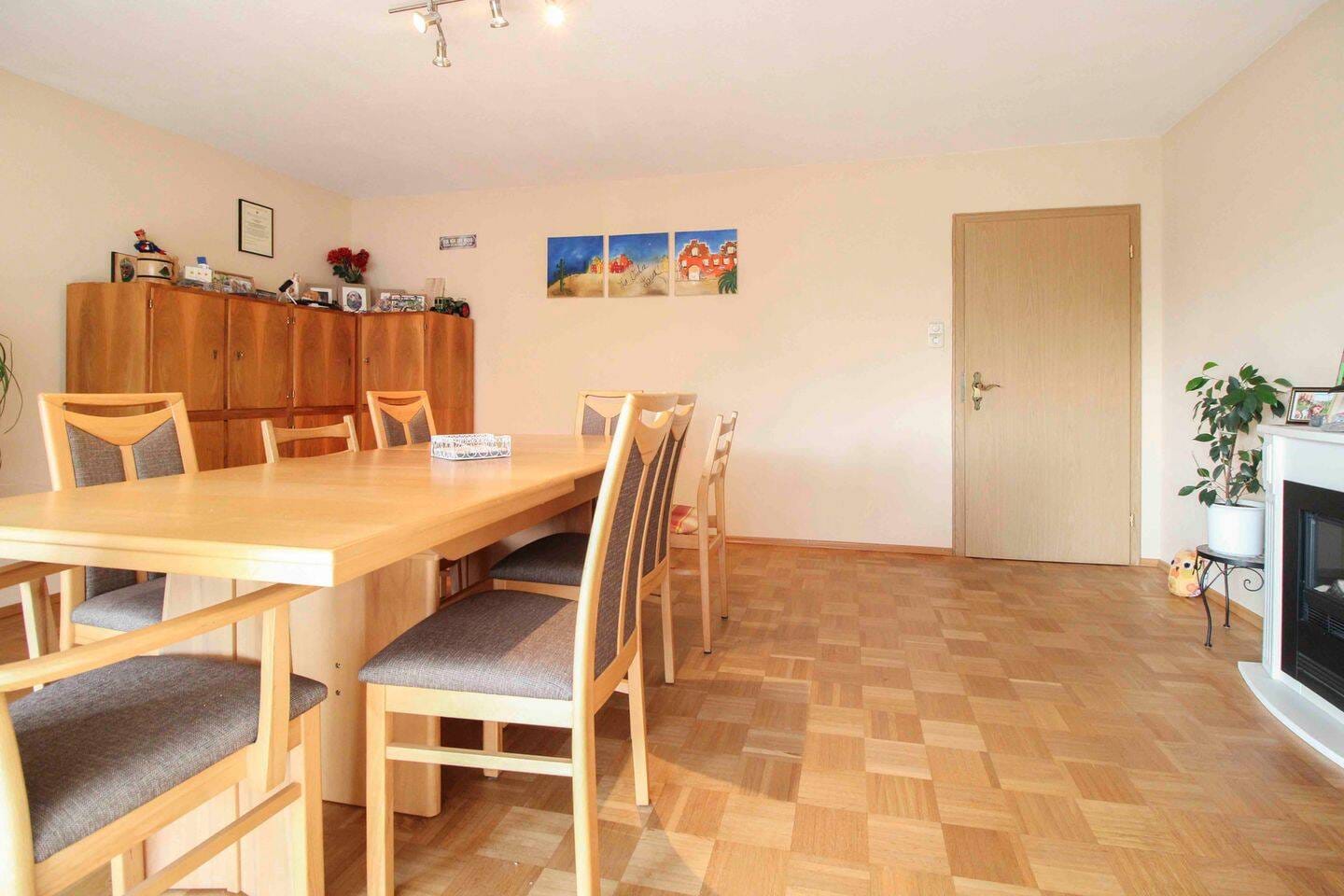 Immobilie in Tettnang - Bezugfreies Zweifamilienhaus mit Top-Potenzial in Tettnang-Laimnau! - Bild 2
